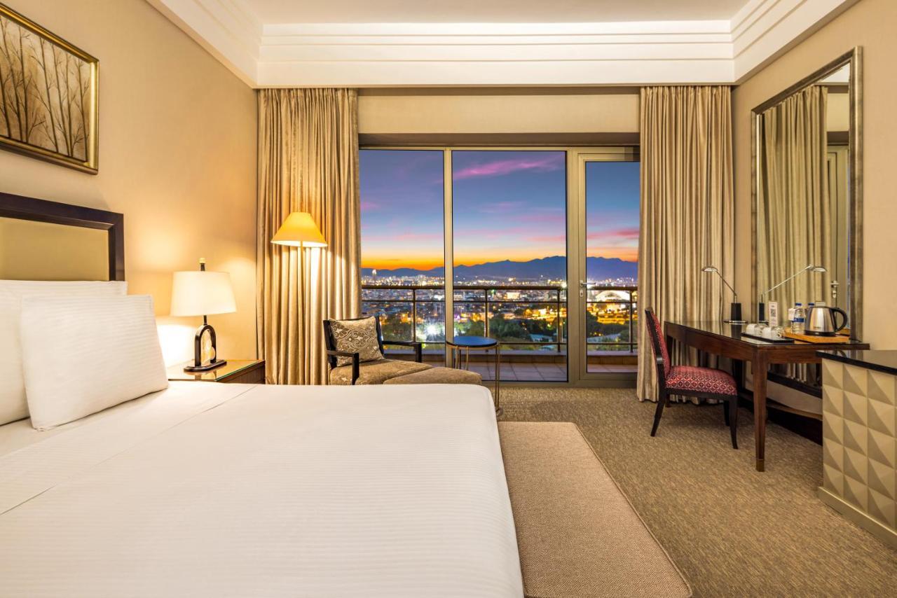 Hotel Celik Palas Convention Center & Thermal Spa Bursa Esterno foto A guest room at the Atlantis Paradise Island