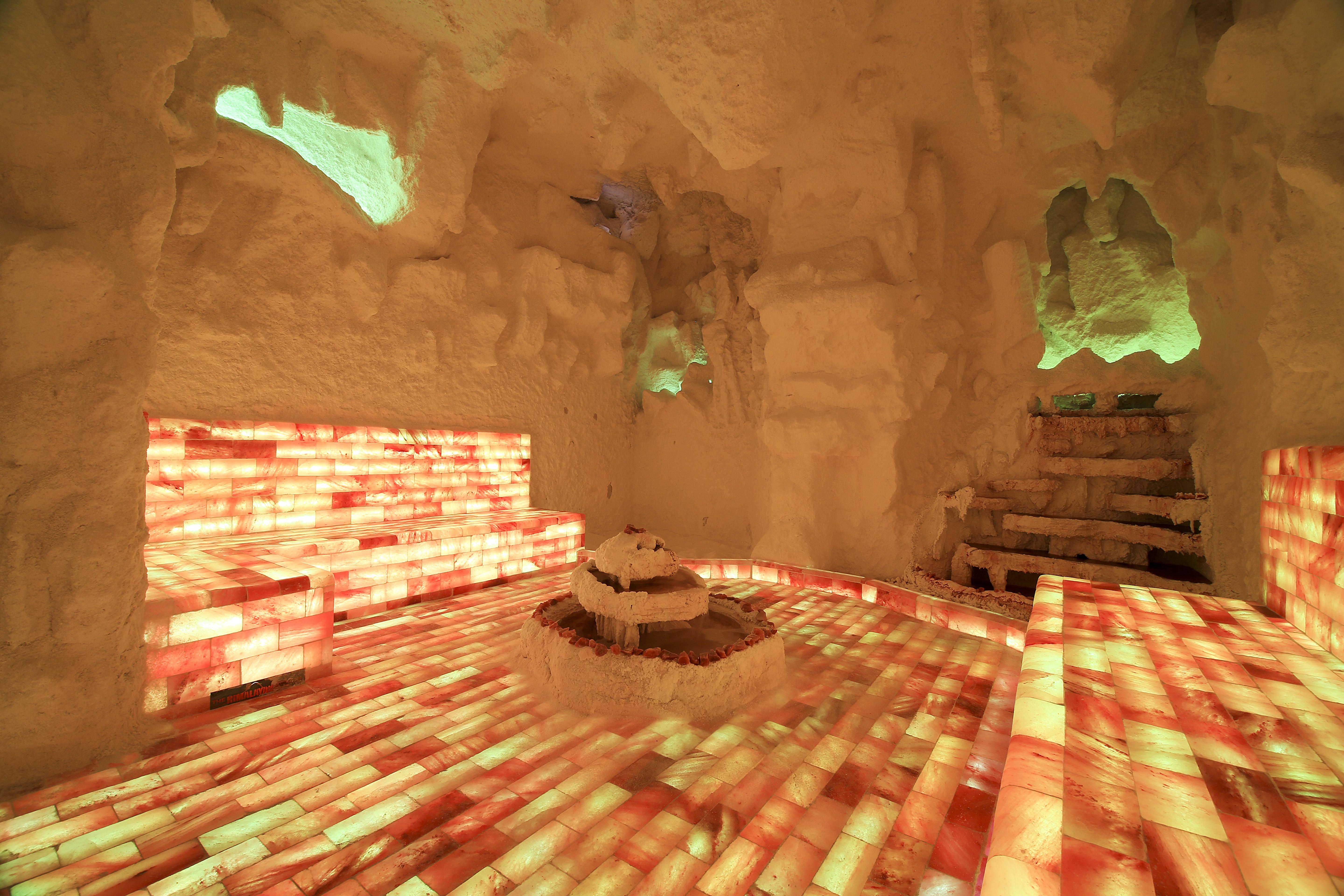 Hotel Celik Palas Convention Center & Thermal Spa Bursa Esterno foto Salt cave